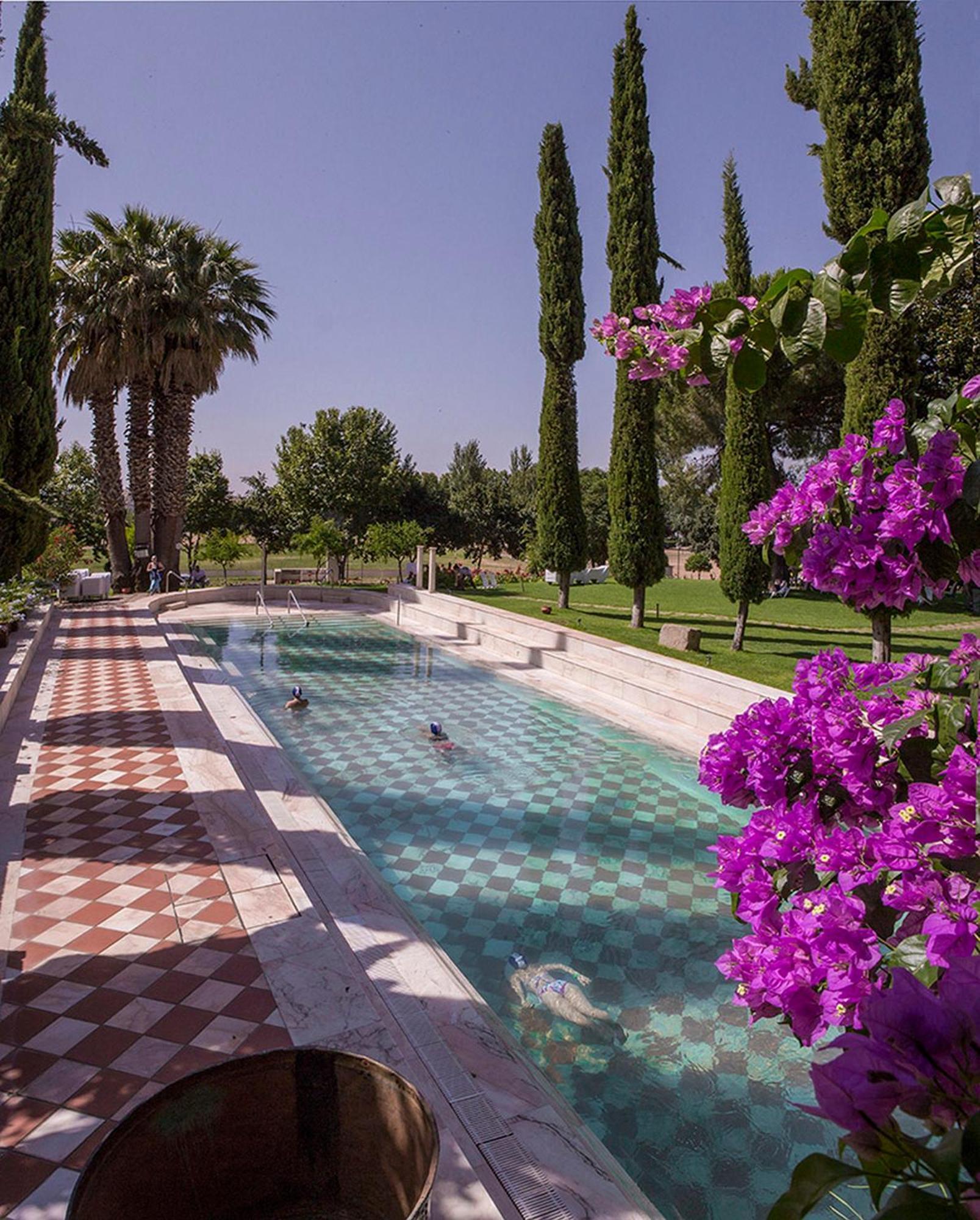 Hotel Varinia Serena - Balneario De Alange Bagian luar foto