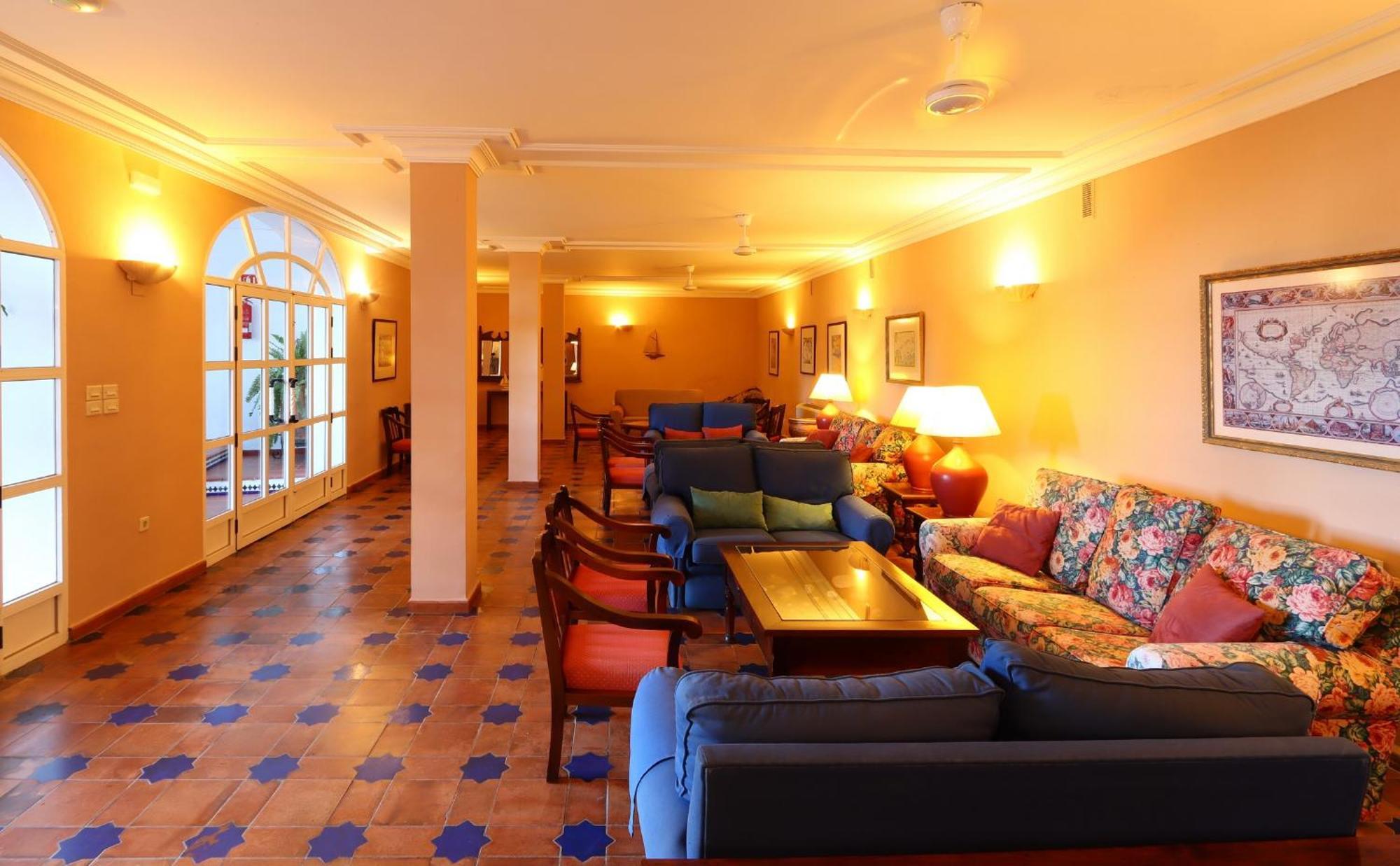 Hotel Varinia Serena - Balneario De Alange Bagian luar foto
