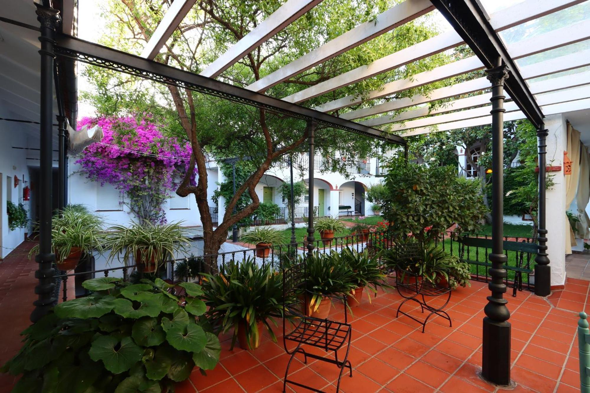Hotel Varinia Serena - Balneario De Alange Bagian luar foto