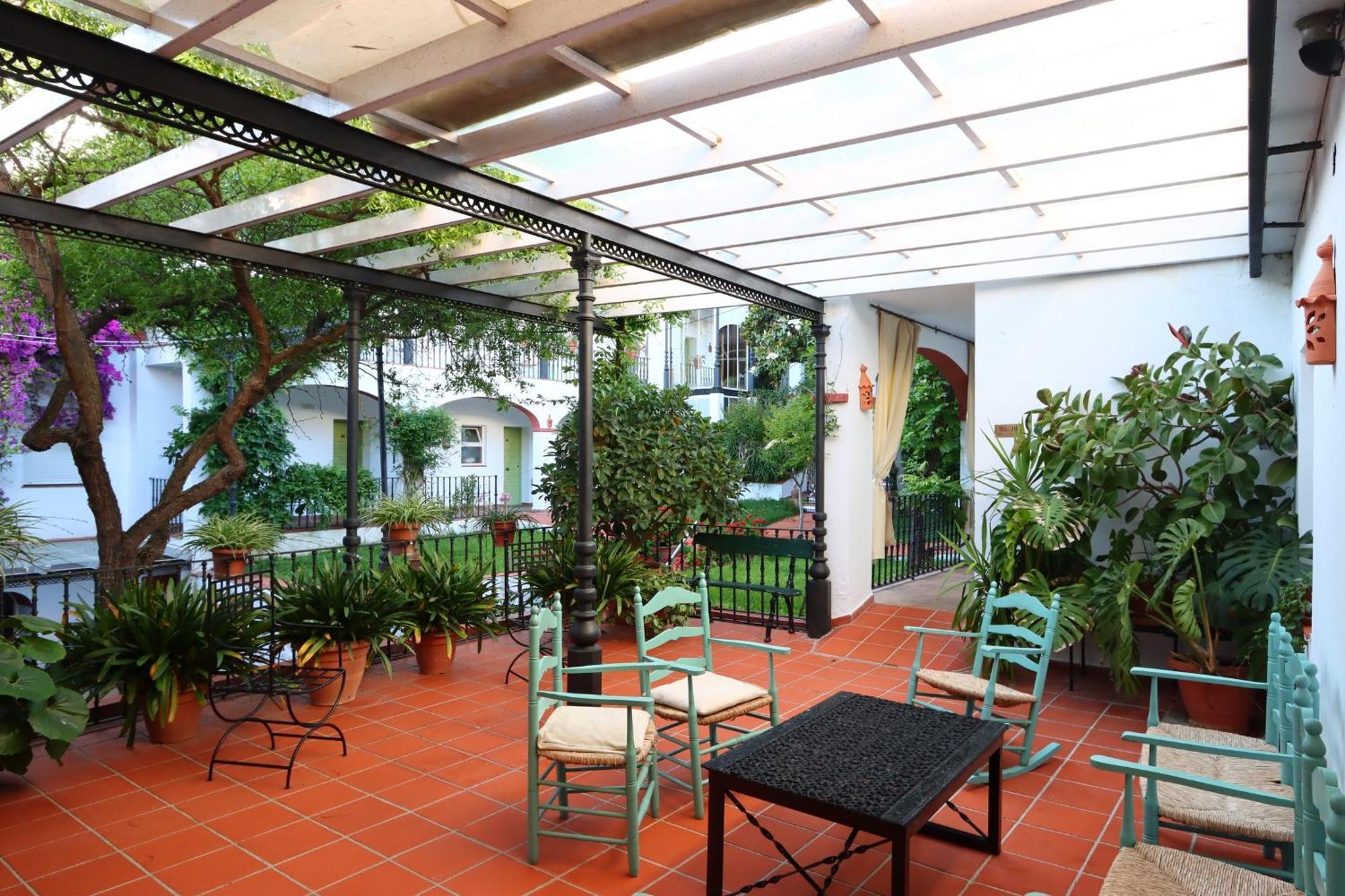 Hotel Varinia Serena - Balneario De Alange Bagian luar foto