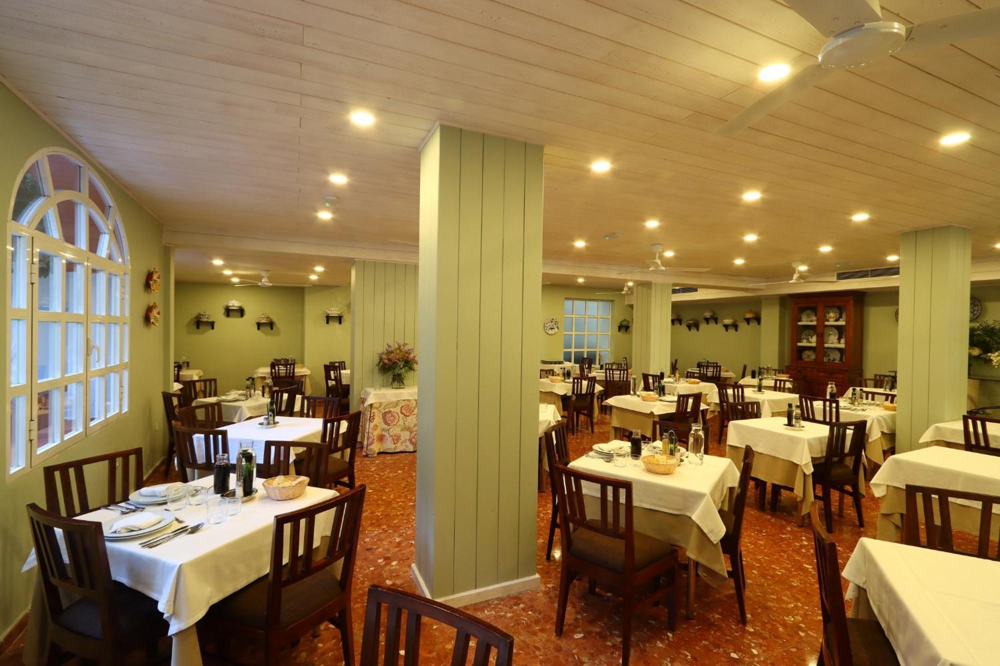 Hotel Varinia Serena - Balneario De Alange Bagian luar foto