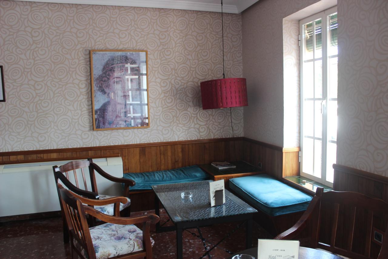 Hotel Varinia Serena - Balneario De Alange Bagian luar foto