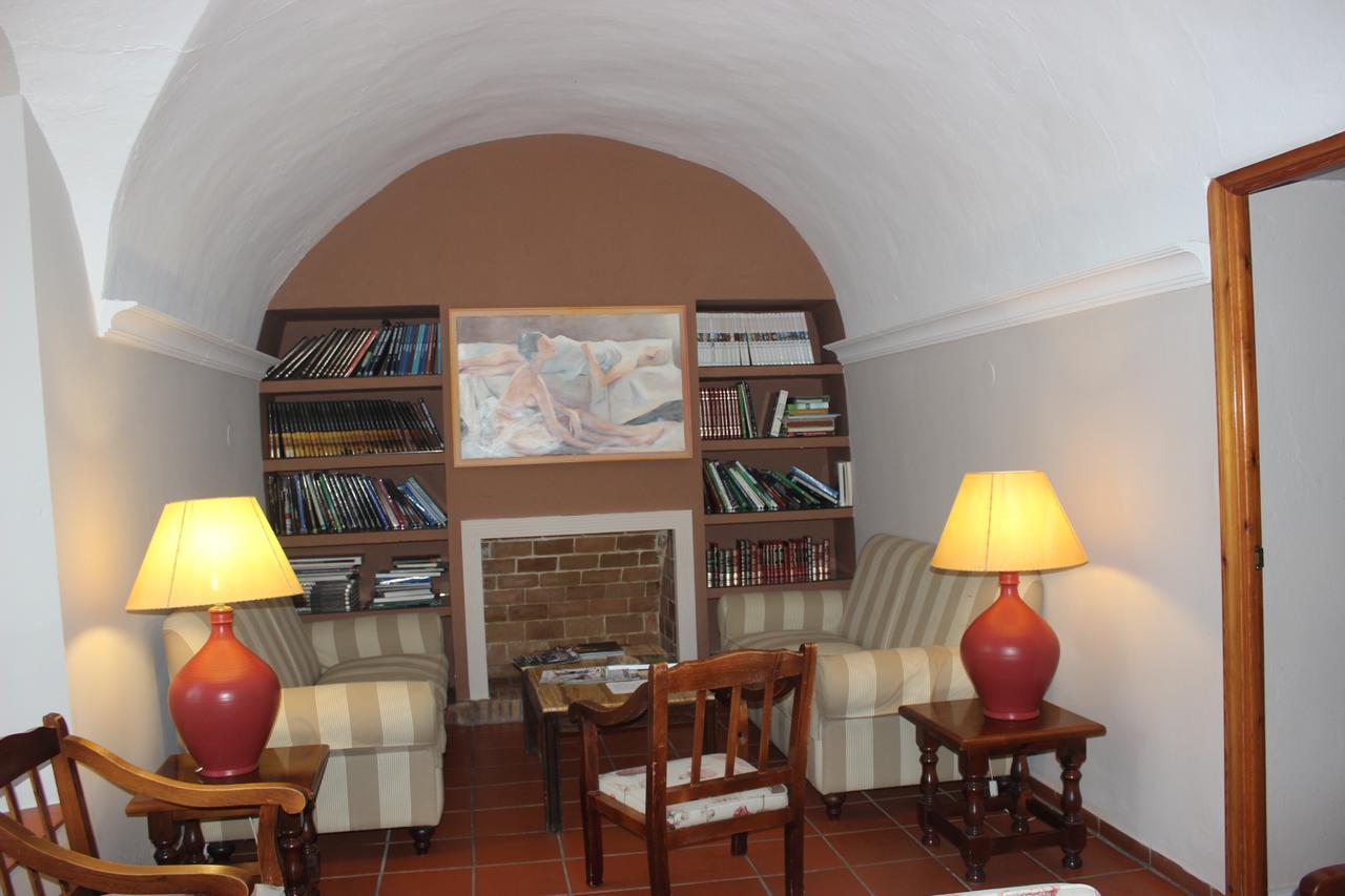 Hotel Varinia Serena - Balneario De Alange Bagian luar foto