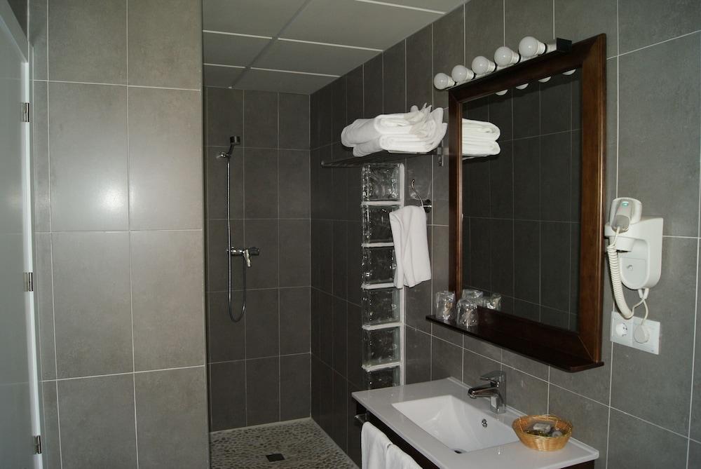 Hotel Varinia Serena - Balneario De Alange Bagian luar foto